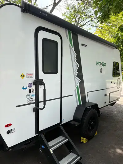 This beautiful 16.7 ft. Travel Trailer is a ‘No Boundaries’ off grid capable model with many feature...