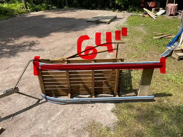 Traineau en bois de 64 pouces avec ski en téflon in Fishing, Camping & Outdoors in Saguenay - Image 3