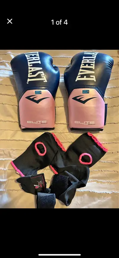Ladies Everlast boxing gloves and pads, View more
