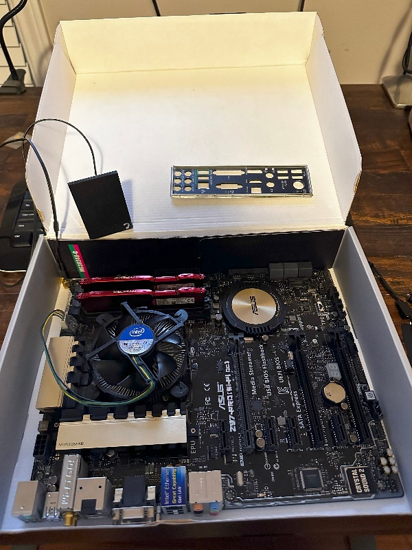 ASUS Motherboard Intel i7 CPU 16GB RAM WiFi Onboard Graphics System