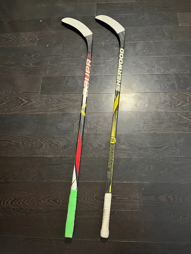 Bauer Sherwood Youth Hockey Sticks Right Handed in Hockey in Guelph - Image 2