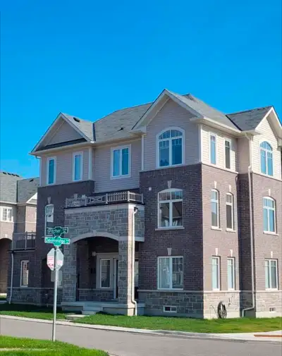 4 bedroom detached home for rent