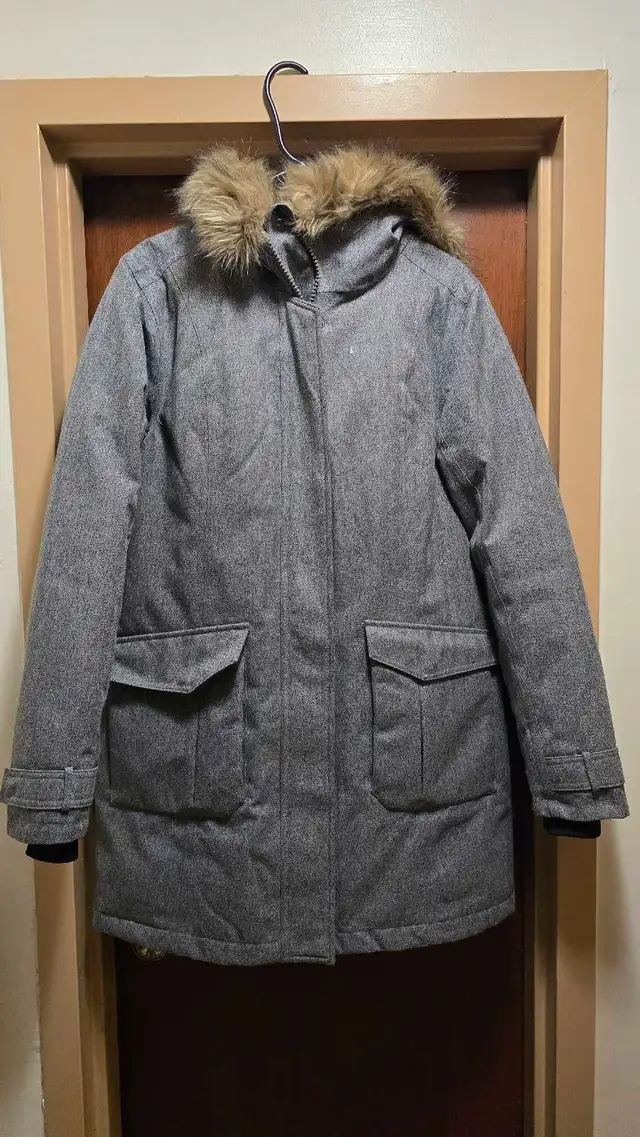 Women's Down-Filled Winter Parka in Women's - Tops & Outerwear in Kitchener / Waterloo - Image 2