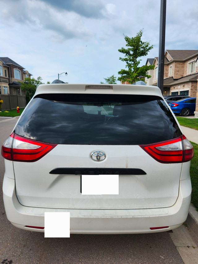 2016 Toyota Sienna – Alpine White | FWD | Fleet Maintained in Cars & Trucks in Oakville / Halton Region