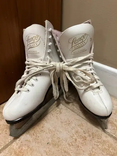 Girls Lange figure skates, View more
