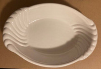 Large white oval porcelain bowl/baker/gratin dish