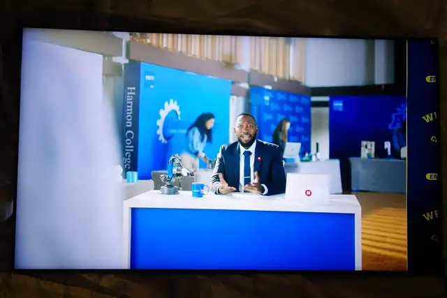 *** Samsung Neo QLED 55in 4K TV - QN90C *** READ! *** in TVs in City of Toronto - Image 6