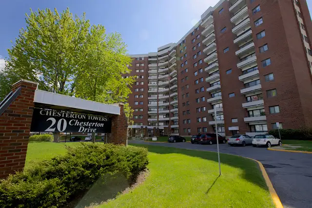 Bright 2 Bdrm Apt on Top Floor - Available Oct 1/Nov 1