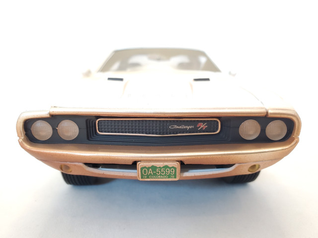 1:18 Vanishing Point 1979 Dodge Challenger R/T Hemi in Arts & Collectibles in Kawartha Lakes - Image 4