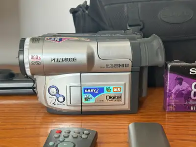 Samsung SCL750 Hi8 Analog 8mm Tape Camcorder w/ Accessories , View more