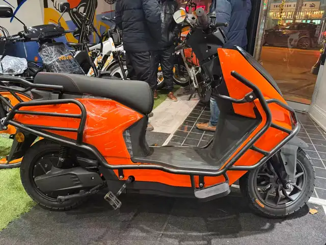 LONG RANGE ELECTRIC SCOOTER 400KM RANGE WITH GPS in Scooters & Pocket Bikes in City of Toronto - Image 4