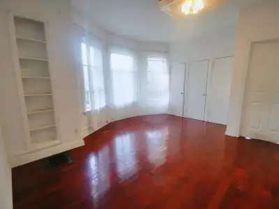 2+1 bedroom for rent good location close 401 /400