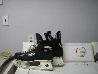 BAUER COMPOSITE 5000 SKATES size 10 ?- In NEWCASTLE, View more