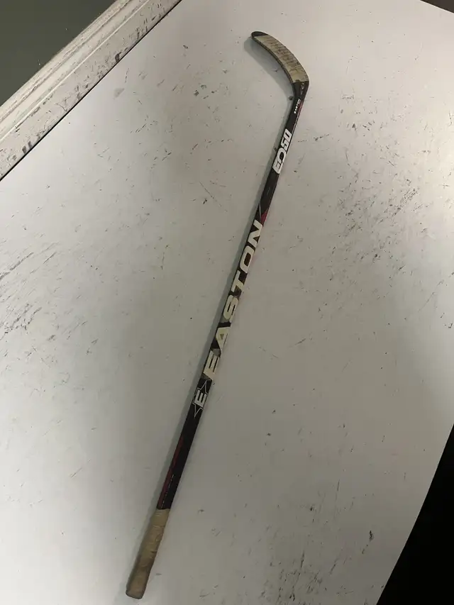 Easton Synergy EQ50 Junior Parise Hockey Stick Right Handed in Hockey in Guelph - Image 2