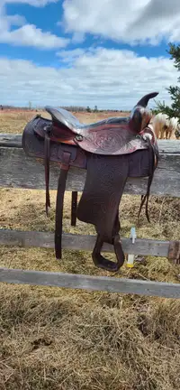 15" seat 7" gullet western saddle