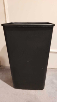 Plastic wastebaskets / garbage bins - 3 sizes