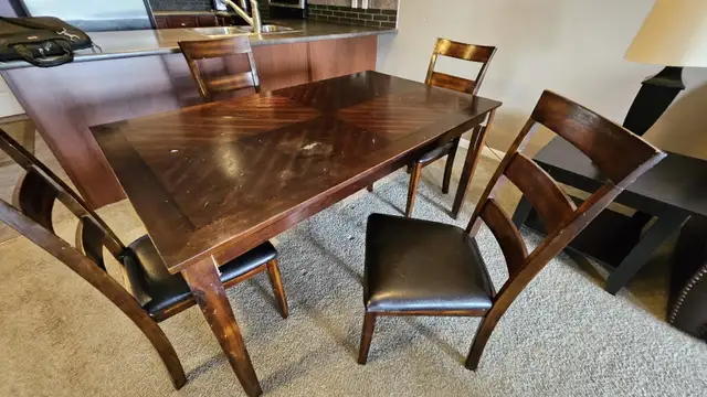 Dining Table and Chairs62863284713219121