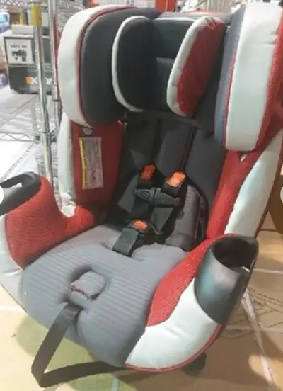 In new condition. Very little usage RIGHT AND TIGHT IN SECONDS: EasyClick LATCH system easily ratche...