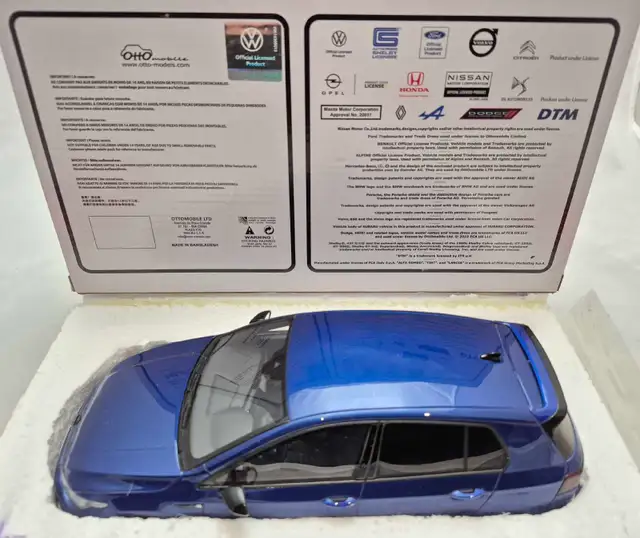 VW Volkswagen Golf R MKVIII Blue 1:18 Resin Ottomobile Rare in Arts & Collectibles in Markham / York Region - Image 10