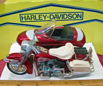 Polistil Harley Davidson Electra Glide Classic & sidecar, View more