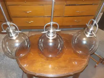 2 PLAFONNIERS STYLE MODERNE, View more