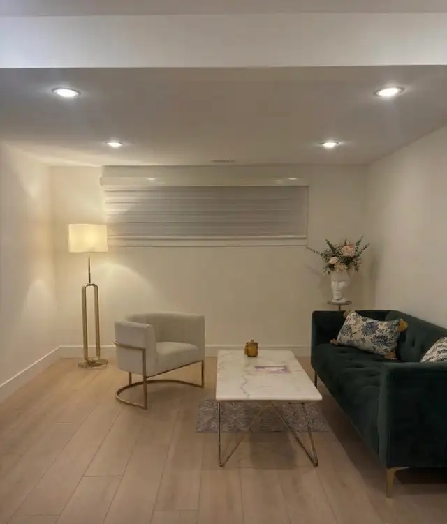 Psychotherapy / RMT treatment room available for rent in Commercial & Office Space for Rent in Markham / York Region - Image 2