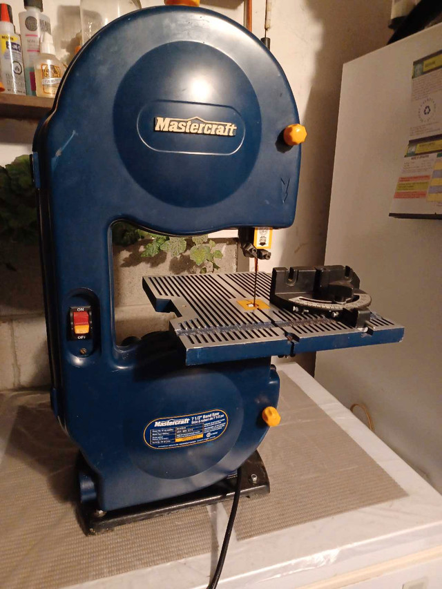 7 1/2 " Bandsaw in Power Tools in North Bay