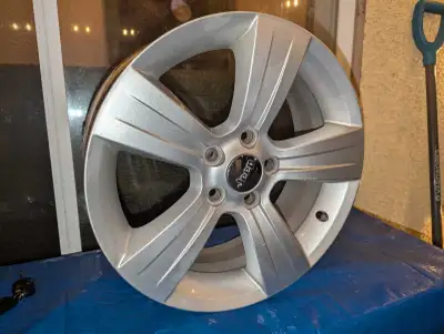 4 mags pour Jeep/Chrysler OEM et autres Taille: 17x6.5 Offset: ET40 Bolt: 5x114.3 Center bore: 67.1m...