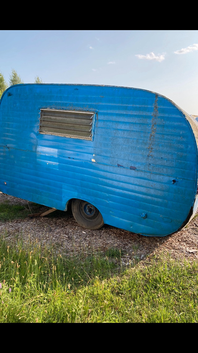 10 retro 11-15’ camper trailers lightweight small travel office. in Park Models in Barrie - Image 2