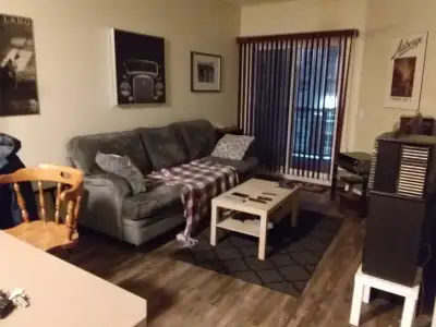 3rd floor one bedroom apartment 9ft ceilings, radiant heating. Concrete building. Six appliances,