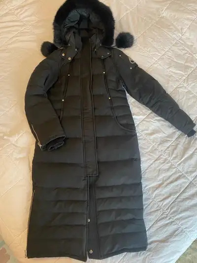 Moose Knuckles Saskatchewan Parka Fur Women Medium, View more