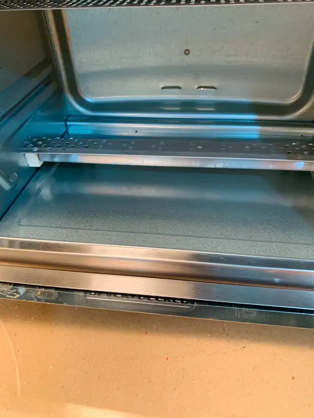Black & Decker Toaster Oven in Toasters & Toaster Ovens in Vancouver - Image 6
