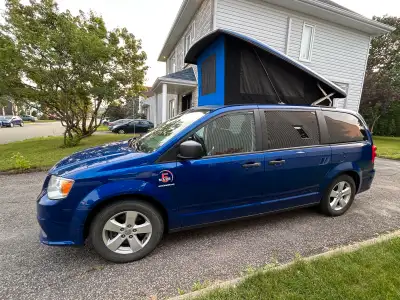 Van aménagée par compagnie 5 Mars sur plate-forme de Grand Caravan 2020 acheté neuf en 2022 pouvant...