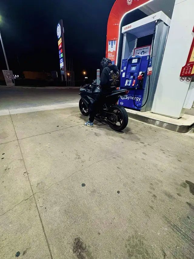 Trades 2008 ninja 250R in Sport Bikes in London - Image 3