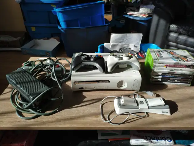 console xbox 360 avec accessoires et 7 jeux in XBOX 360 in Longueuil / South Shore - Image 3