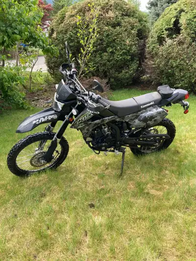 Nice bike. Street legal. Registration papers. 2483 kms.