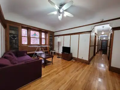 A beautiful room is for rent for students and young professionals. , It is 2 minutes from University...