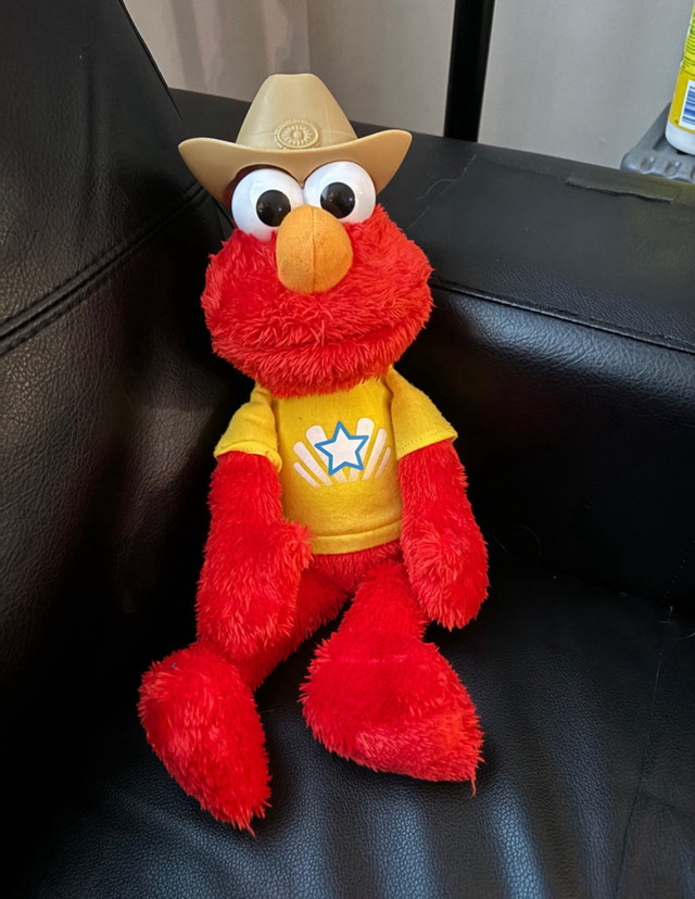 Tickle Me Elmo in Toys in Ottawa - Image 4