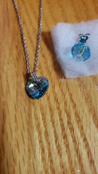 NEW - Blue Crystal heart shape necklace with drop earings