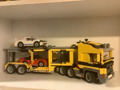 1294 pièces, 100% complet Peut aussi faire une remorqueuse ou une grue