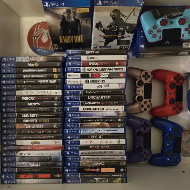 Ps4 console. CLEAN. official controller and cables. 64628752158595123