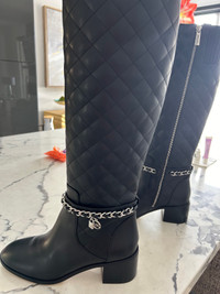 MK Stunning Tall  Leather Boots 8 Pristine