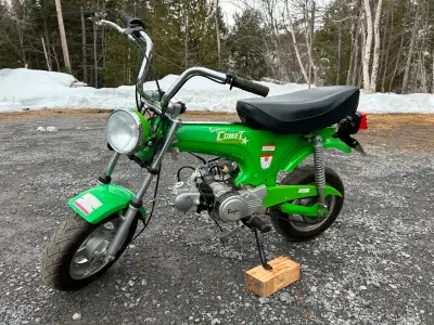 Moto Baja 90cc 2009 à vendre. En bonne condition. Licence avec papier légal. 3 vitesses pas de cluth...