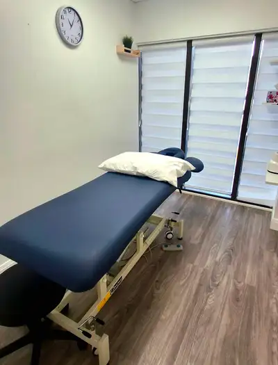 Beautiful Treatment Rooms for Rent in Brampton – Ideal for RMT | $1,000/Month Looking for a comforta...
