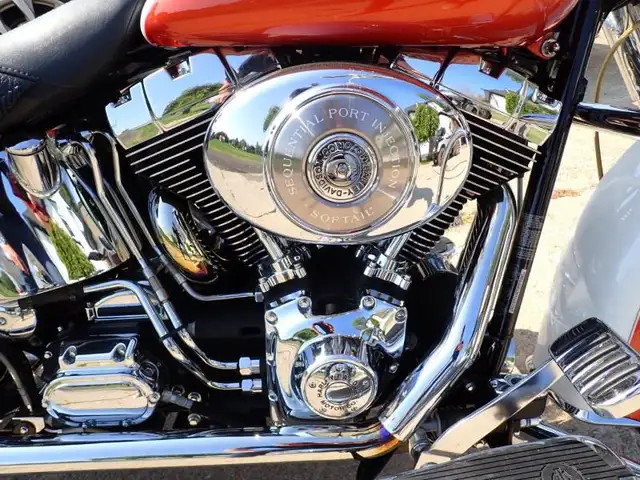 2006 Harley-Davidson Softail Deluxe Motorcycle in Motorcycle Parts & Accessories in City of Toronto - Image 7