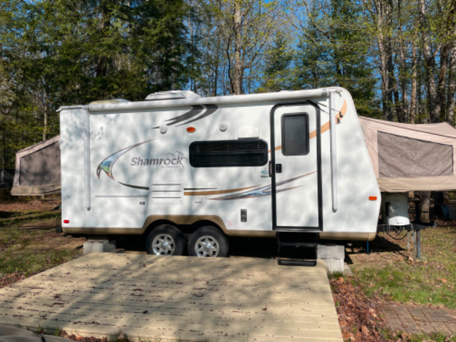 Roulotte hybride Forest River 3 extensions in RVs & Motorhomes in Gatineau