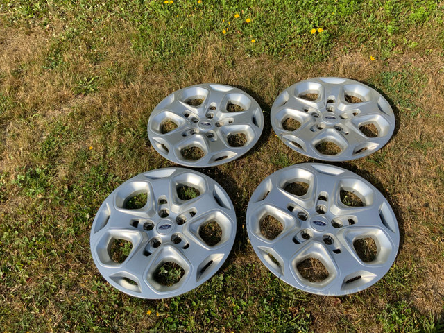 Ford hubcaps  in Tires & Rims in Bathurst - Image 2