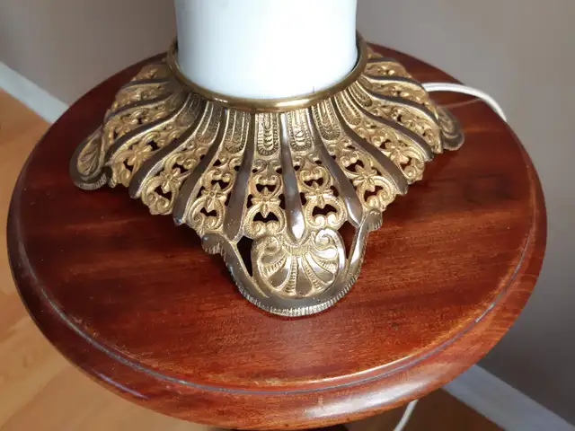 Unique Vintage Milk Glass Hurricane LAMP:  With Dutch scene in Arts & Collectibles in Ottawa - Image 6