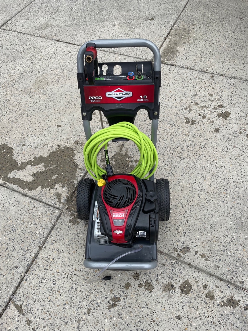 Briggs and Stratton Gas Powered Pressure washer Lawnmowers & Leaf