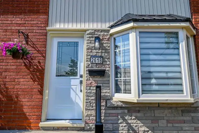 PRICED TO SELL! TOTALLY NEW FROM TOP TO BOTTOM IN ST. CATH.!!!!